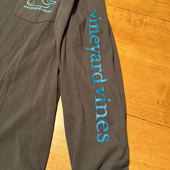 Vineyard, vines men’s size large gray, great condition worn only once and washed - Picture 4 of 6